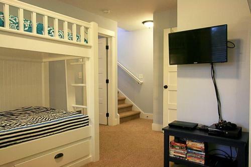 Flotsam House Two-bedroom Home
