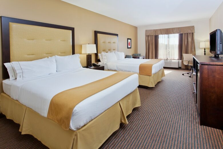 Holiday Inn Express Hotel & Suites Cordele North