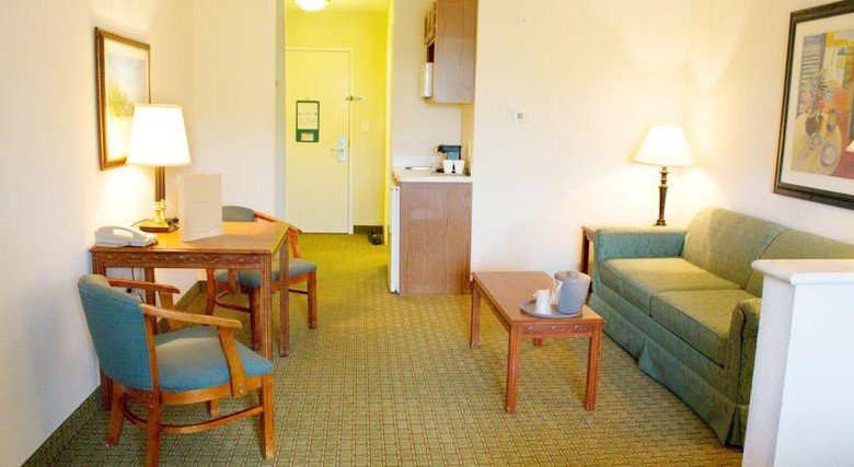 Hotel Crown Club Inn By Exploria Resorts