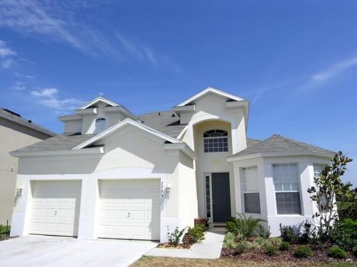 Basnett Villa 7795