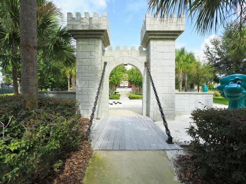 Basnett Villa 7795
