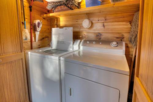 Nestled Inn #214 - Two Bedroom Cabin