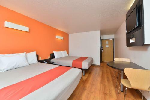 Motel 6 Meridian