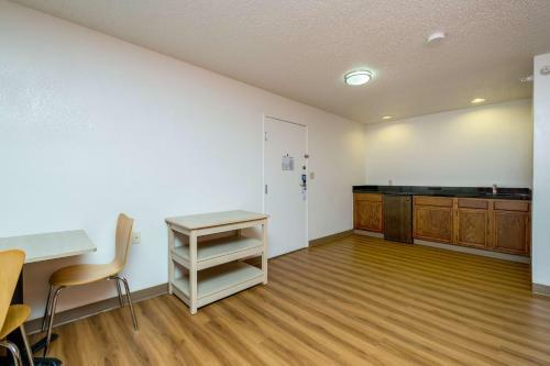 Motel 6 Waterloo