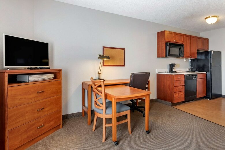 Hotel Candlewood Suites Emporia