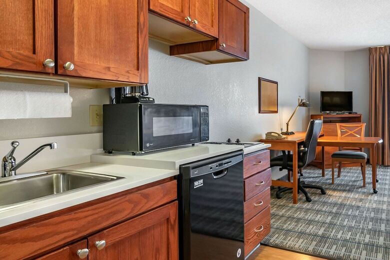 Hotel Candlewood Suites Emporia