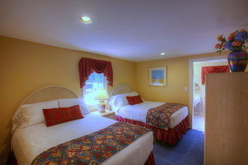 Hotel Pleasant Bay Village Resort