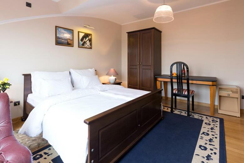 Hotel Sterling Garni