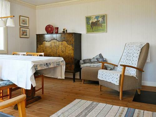 Two-bedroom Holiday Home In Kl�vedal 2