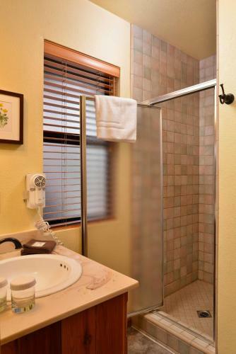Posada Quiet Creek Inn