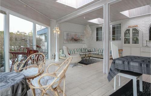 Holiday Home Strandv�gen �sljunga