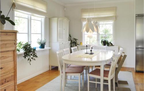 Three-bedroom Holiday Home In Saltsjo-boo