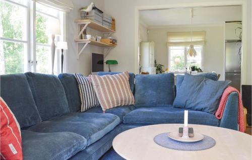 Three-bedroom Holiday Home In Saltsjo-boo