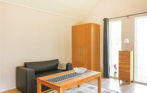 One-bedroom Holiday Home In Sjotorp