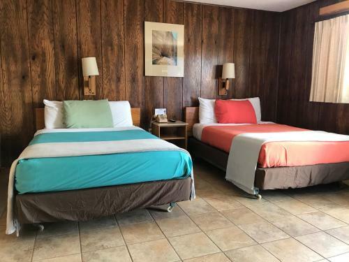 Motel White Eagle Inn & Family Lodge