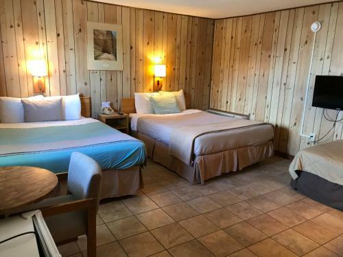 Motel White Eagle Inn & Family Lodge