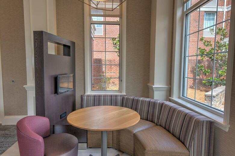 Hotel Courtyard Chapel Hill