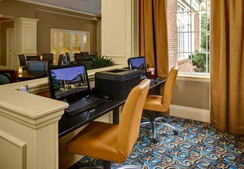 Hotel Courtyard Chapel Hill