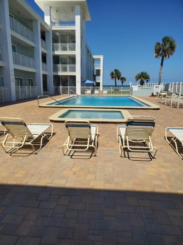 Hotel Coastal Waters Inn