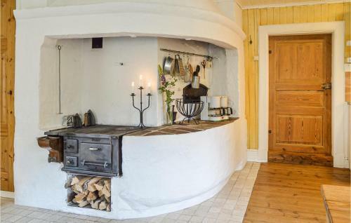 Three-bedroom Holiday Home In Vasterljung