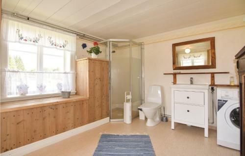 Two-bedroom Holiday Home With Lake View In Dals Ed
