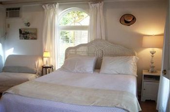 Motel Shorelands Guest Resort & Condominiums