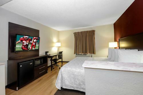 Hotel Red Roof Inn Plus+ & Suites Opelika