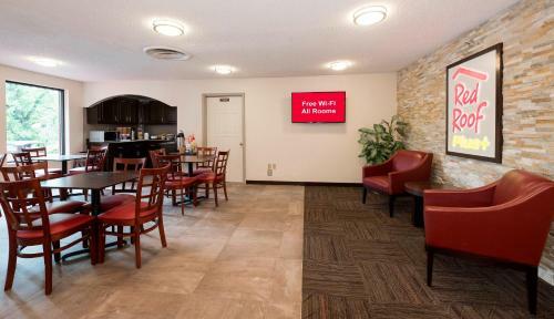 Hotel Red Roof Inn Plus+ & Suites Opelika