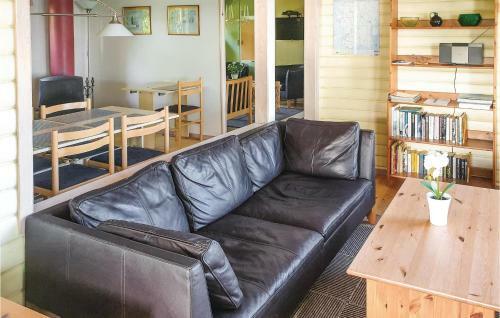 Holiday Home Hj�lmar�d Harl�sa