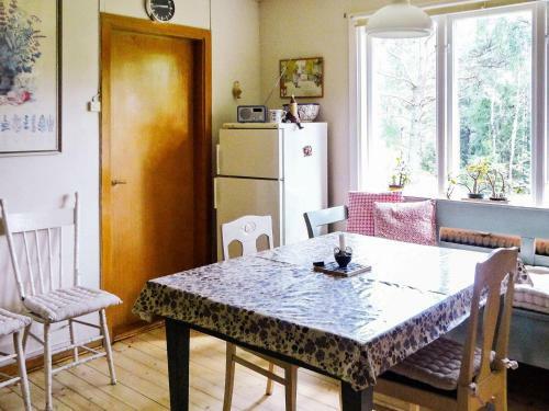 Four-bedroom Holiday Home In �lmhult
