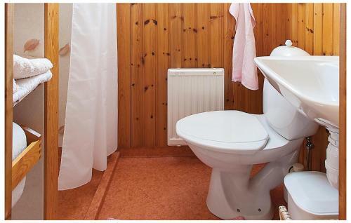 Three-bedroom Holiday Home In Kopingsvik