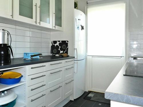 Three-bedroom Holiday Home In Lysekil 4