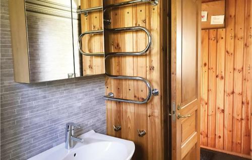 Two-bedroom Holiday Home In Almeboda