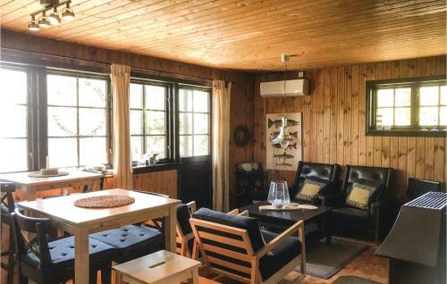 Two-bedroom Holiday Home In Almeboda