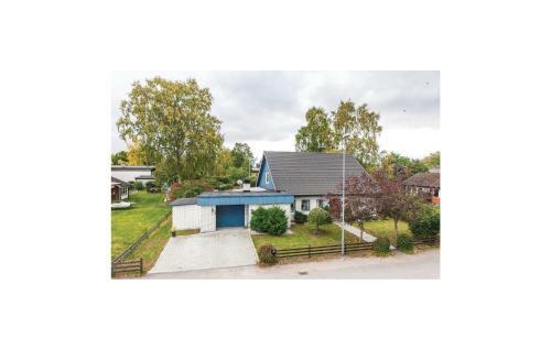 Eight-bedroom Holiday Home Tingsryd 08