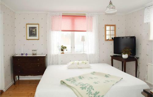Two-bedroom Holiday Home In Urshult