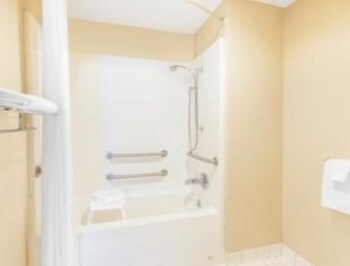 Hotel Baymont Inn And Suites Jonesboro