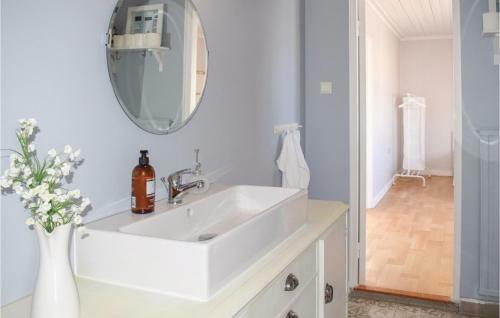 Two-bedroom Apartment In Sodra VI