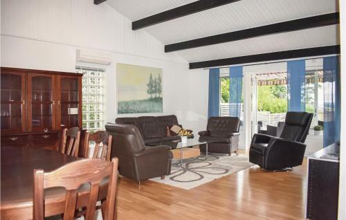 Four-bedroom Holiday Home In Sjobo