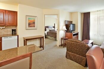 Hotel Staybridge Suites Kansas City-independence