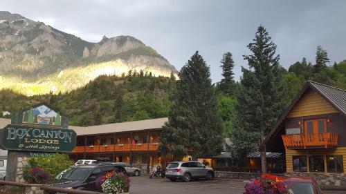 Motel Box Canyon Lodge And Hot Springs