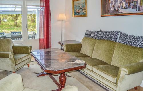 Three-bedroom Holiday Home In Farentunna