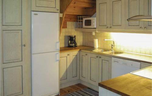 Two-bedroom Holiday Home In Alvdalen