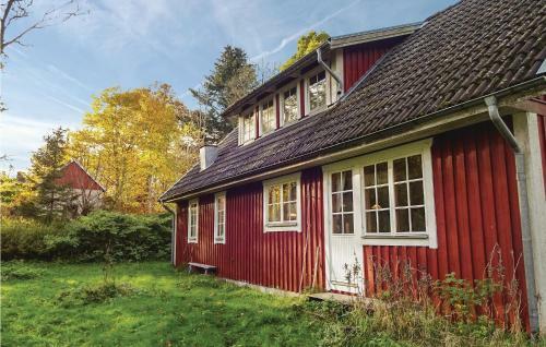Four-bedroom Holiday Home In Killeberg