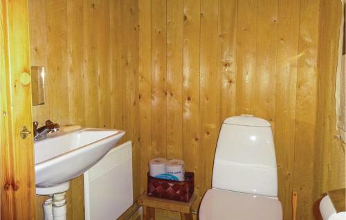 Four-bedroom Holiday Home In Killeberg