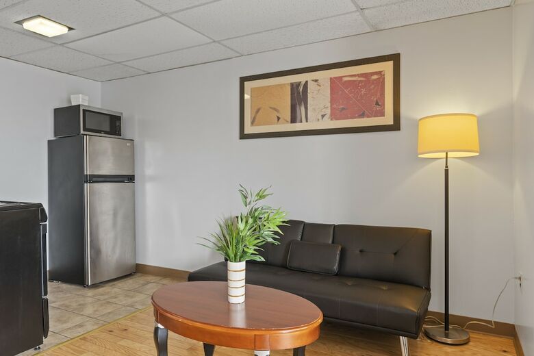 America's Best Value Inn Mt Royal Motel