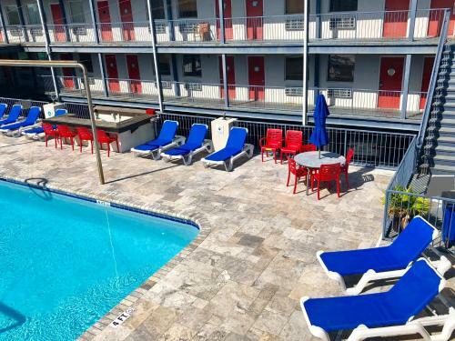 Apartamentos Sea And Breeze Hotel And Condo