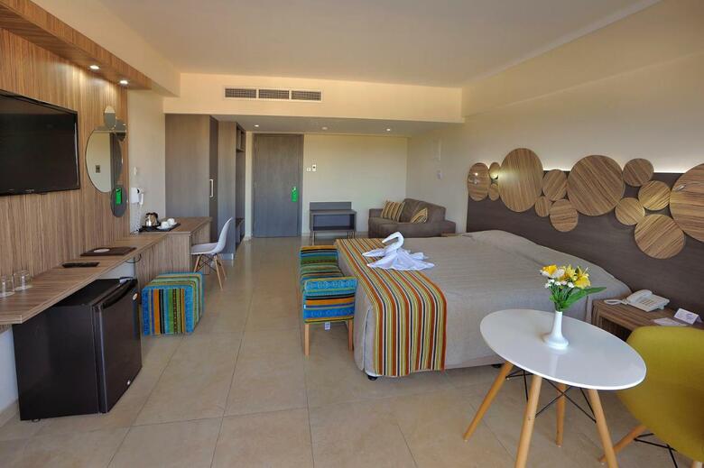 Hotel Nelia Beach