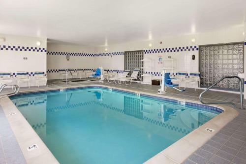 Hotel Baymont Inn & Suites