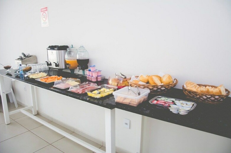 Leati's Hotel